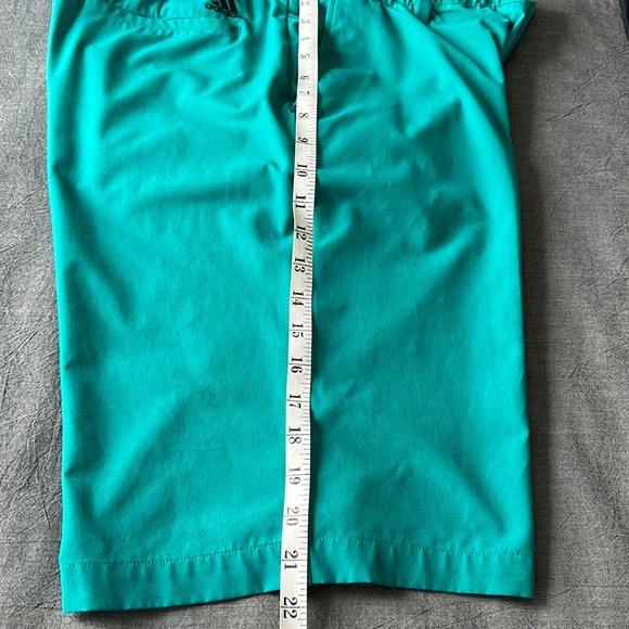 Men’s adidas green golf shorts. Size 35 - Picture 4 of 6